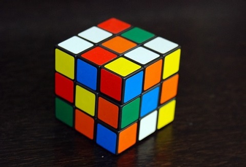 Skieur cubb - tutoriels de résolution sur les Rubik's cubes et dérivés